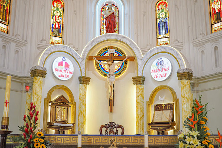 eglises-feter-Noel-Ho-Chi-Minh-Ville