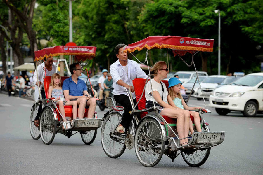 Cyclo-pousse à Hanoï pour visiter 10 endroits idéaux pour faire du shopping à Hanoï