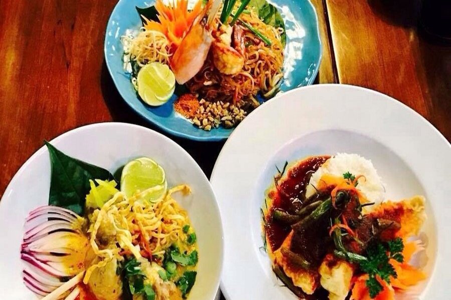Vous pouvez choisir le restaurant Baan Chokdee pour déguster des plats thaïlandais