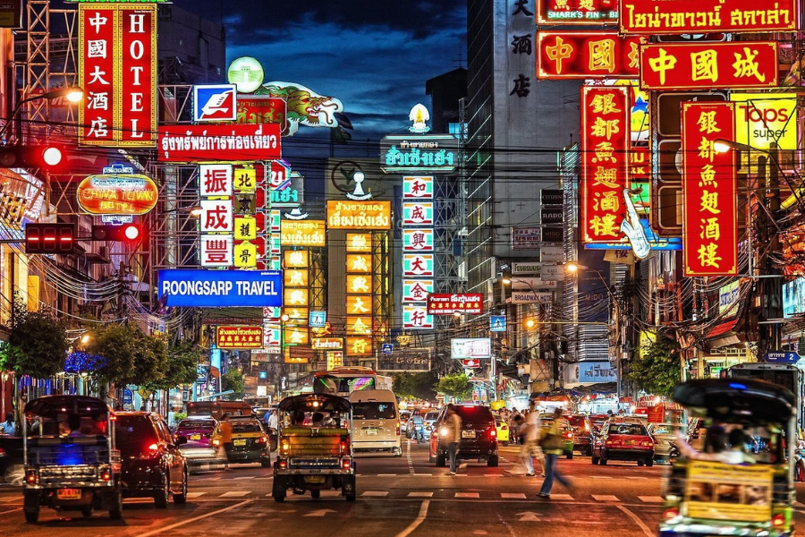 L'atmosphere animé dans Chinatown à Bangkok en 2 jours 1 nuit