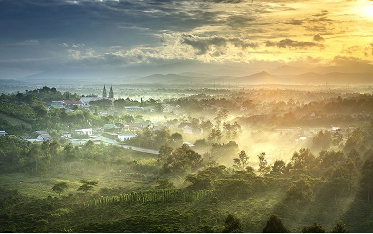 Ville de Bao Loc tôt le matin