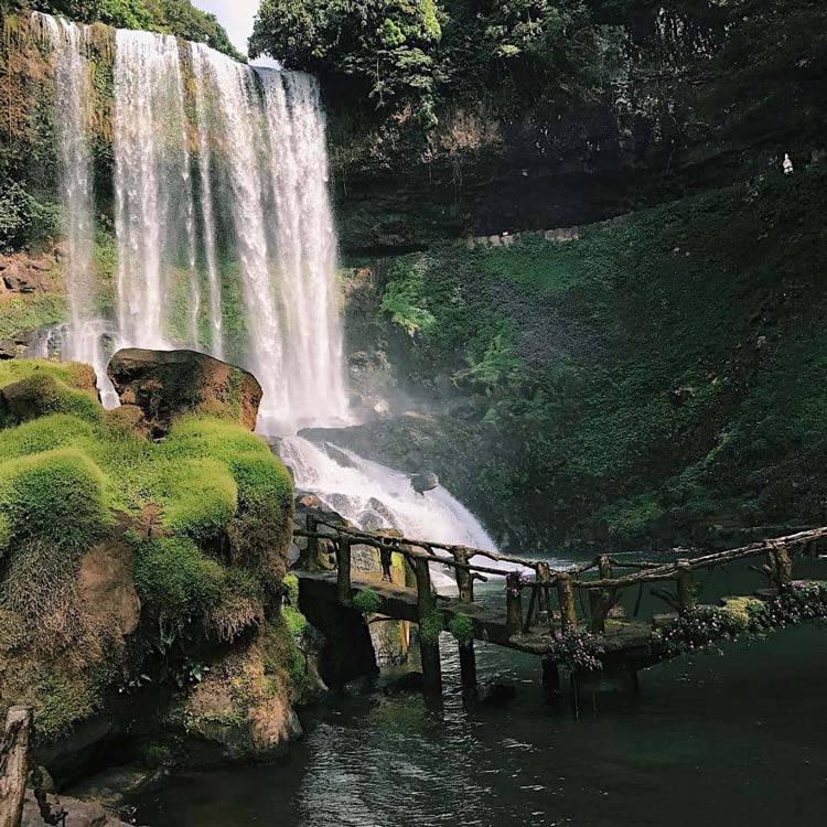 Cascade de Dambri - paradis au milieu du plateau