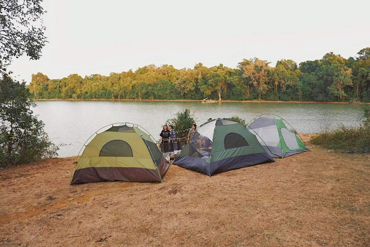 Camping dans la prairie de Bu Lach