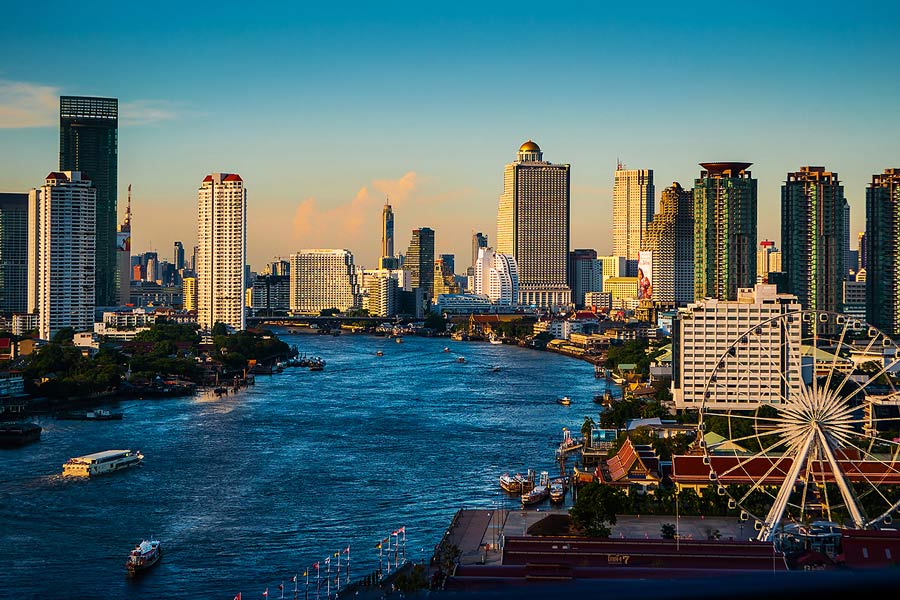 La capitale Bangkok a été établie sur les rives de la rivière Chao Phraya