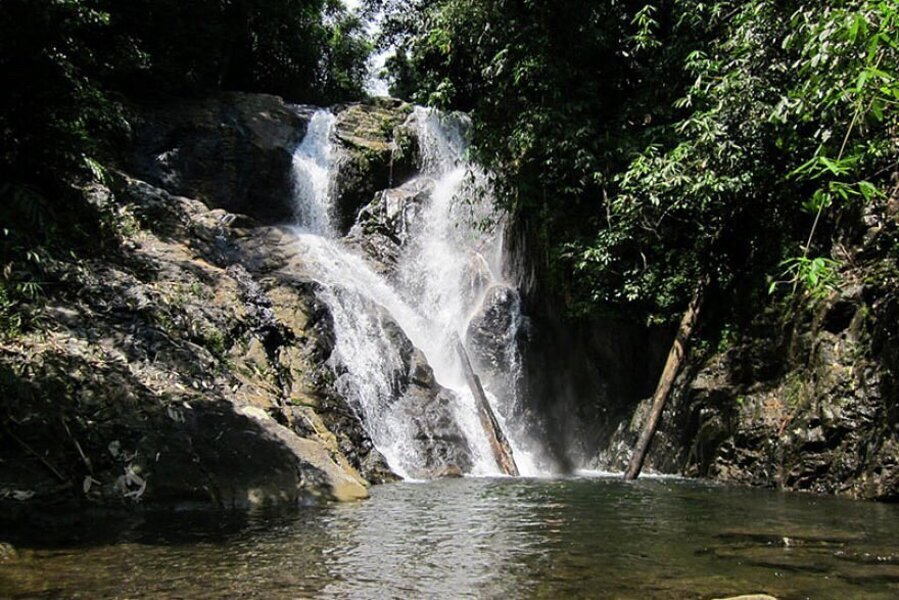 Émerveillez-vous devant les chutes spectaculaires de Nam Dee