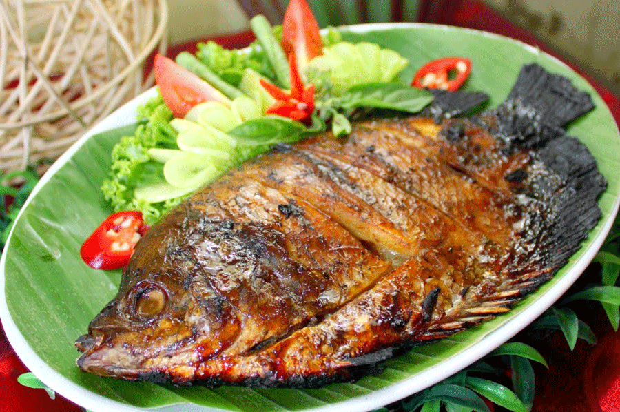 Que manger au marché nocturne du Ramadan ? - Ikan Bakar