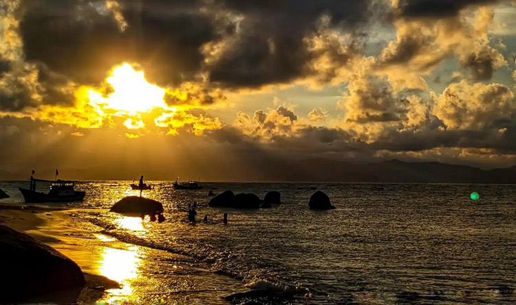Coucher du soleil à l'île de Cu Lao Cau