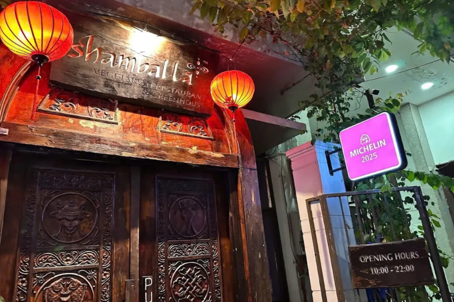l'architecture vietnamienne niché au coeur du restaurant à Ho Chi Minh ville