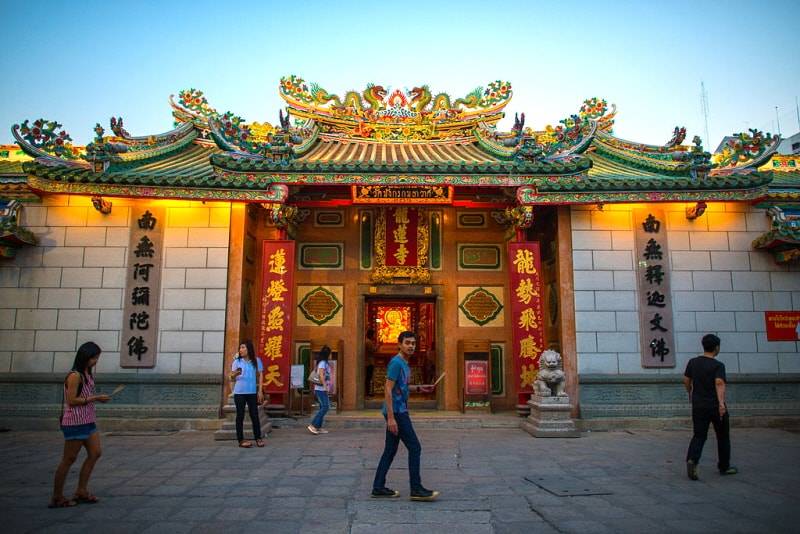 Mangkon Kamalawat porte une architecture chinoise au coeur de Bangkok