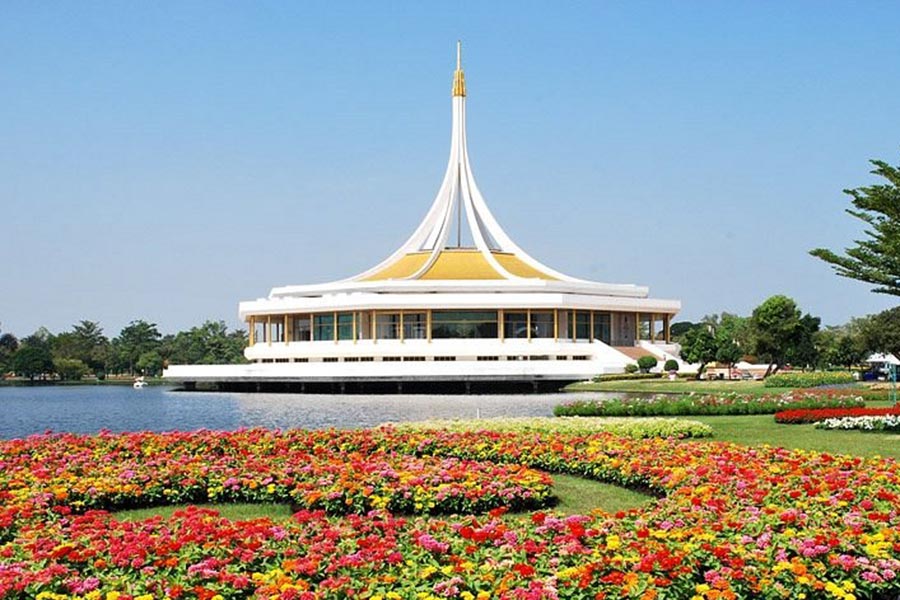 Parc commémoratif du roi Rama IX (Bung Boraphet) à Nakhon Sawan