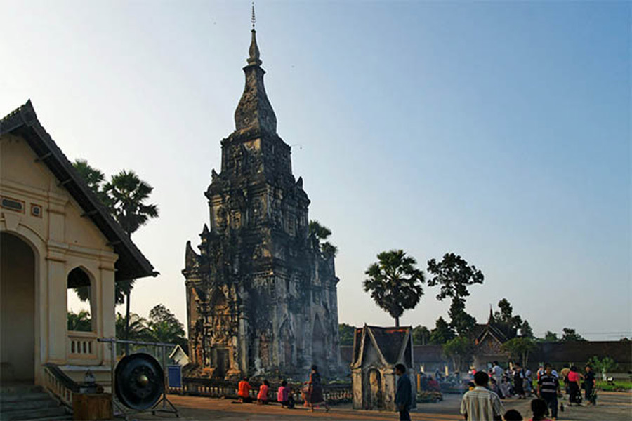 Exploration de l'architecture sacrée de la pagode That Ing Hang