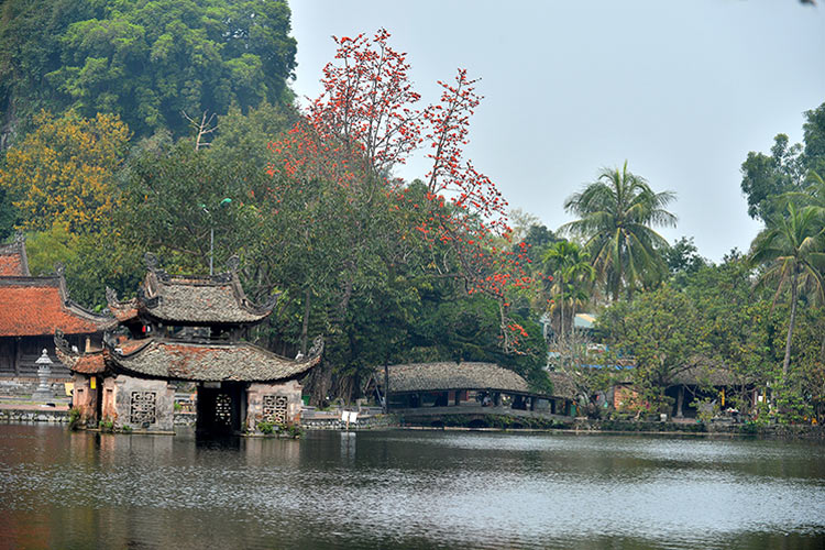 La pagode Thay est construite sur une terre en forme de dragon