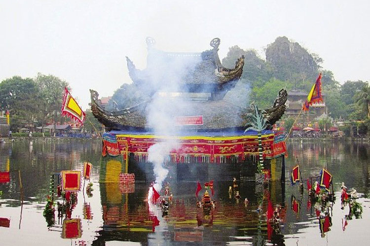 Voir les programmes du festival à la pagode Thay