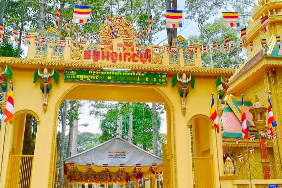Festival bouddhiste traditionnel à la pagode Ang
