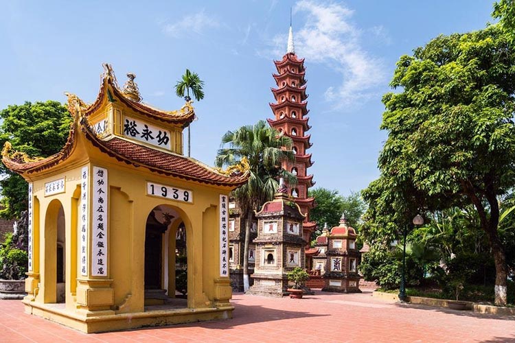 Tran Quoc est une pagode à la structure et à l'architecture purement bouddhistes