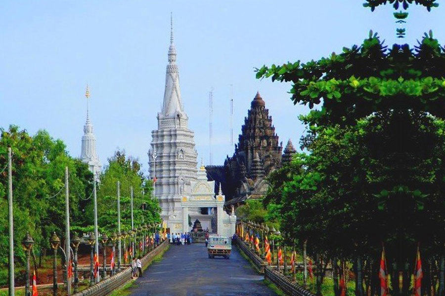 Pagodes Phnom Pros et Phnom Srei