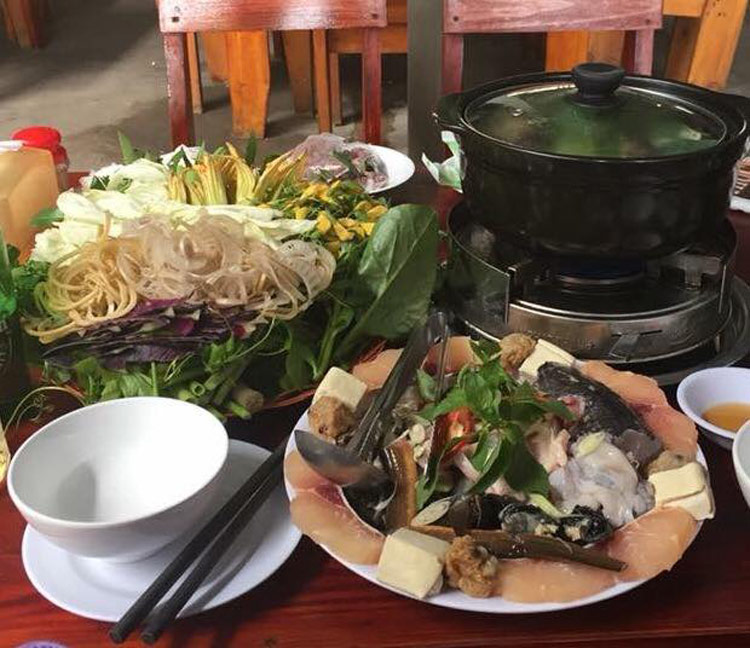 Potée de poissons de rivière et légumes sauvages 