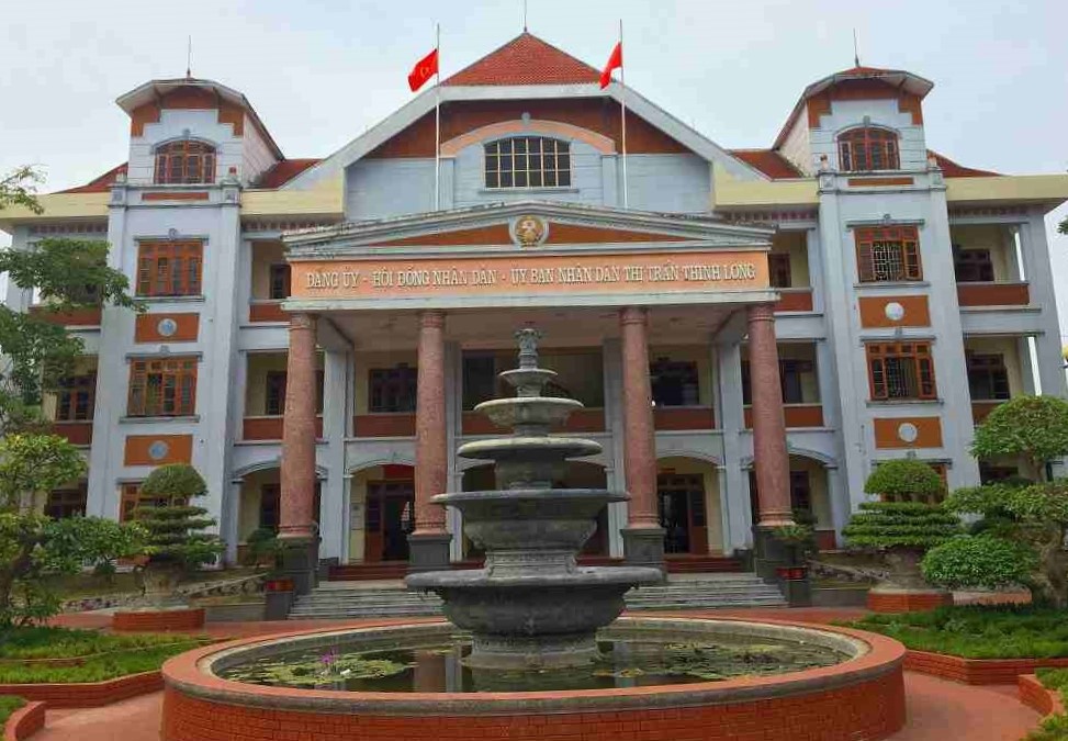 Siège du Comité populaire à Thinh Long