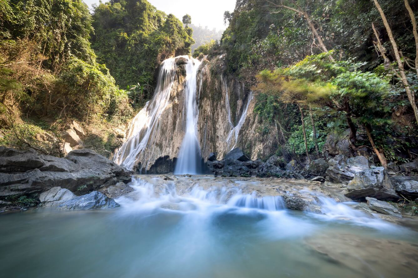 La cascade Mo paisible et romantique