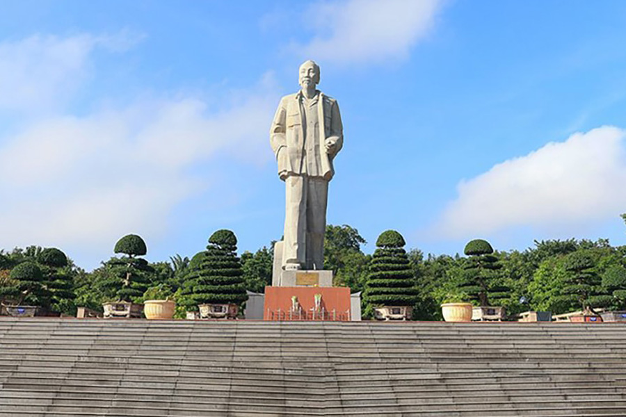 Place Ho Chi Minh à Vinh, espace commémoratif et site culturel majeur de Nghe An
