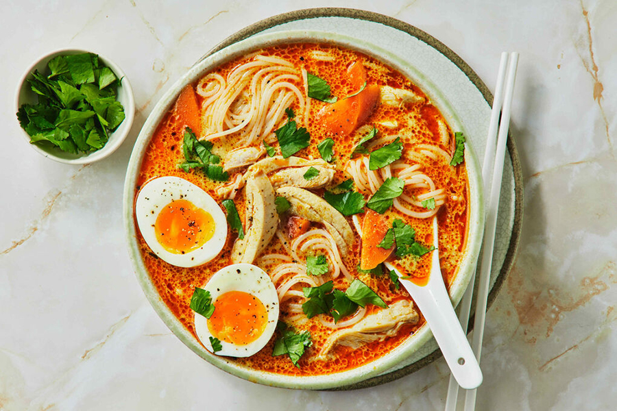 Laksa à Selangor est une soupe épicée aux nouilles