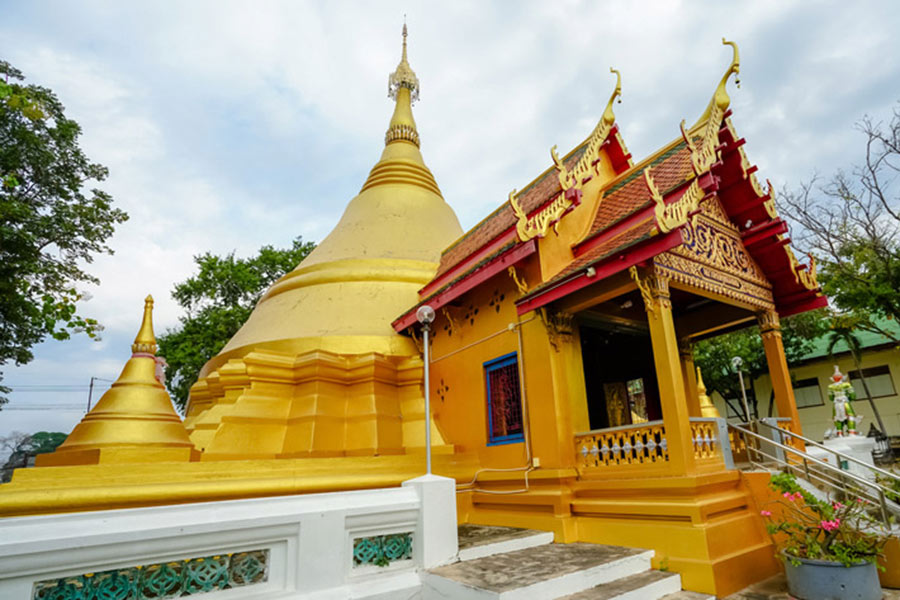 Temple Bosthamanee Sribunruang de Tak