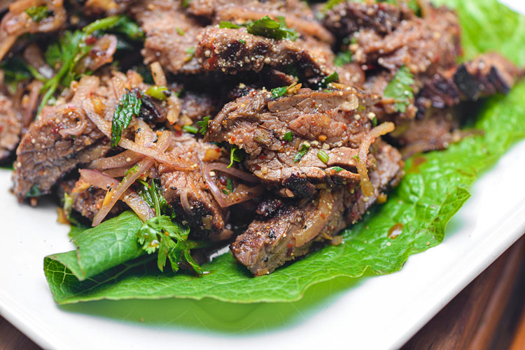 Nam Tok - salade de viande thaïlandaise Udon Thani