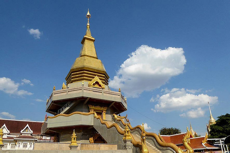 Wat Phothisompon - un complexe de temples à couper le souffle Udon Thani