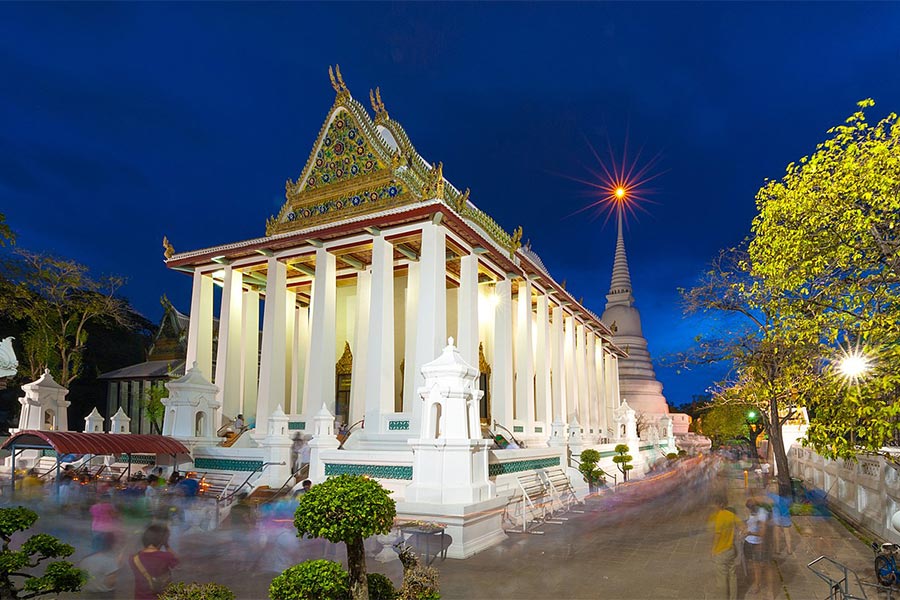 Wat Chaloem Phra Kiat à Nonthaburi