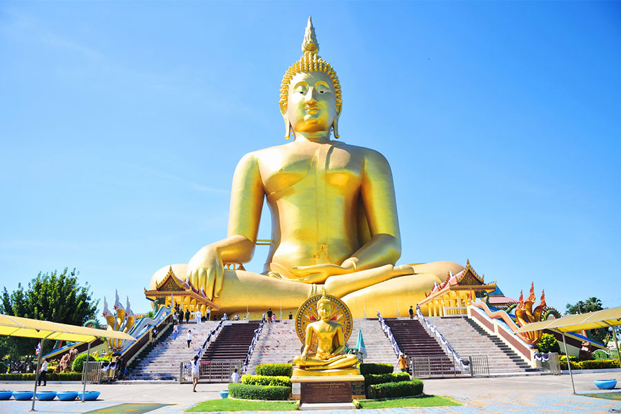 Wat Muang à Ang Thong