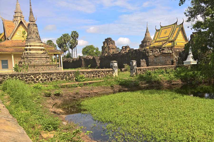 Visite autour du temple Wat Nokor