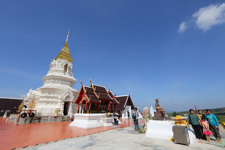 Wat Phra That Chaiyaphum est un temple bouddhiste sacré situé dans la ville de Chaiyaphum