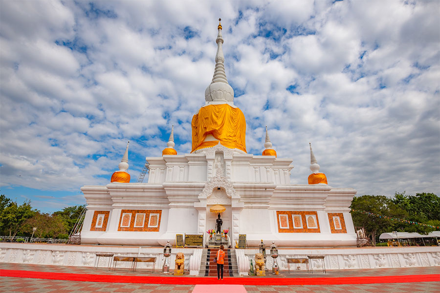 Wat Phrathat Na Dun à Maha Sarakham