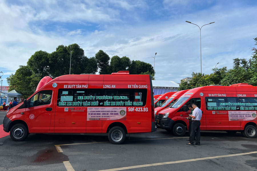 Bus est un moyen de transport pour aller au Delta du Mékong