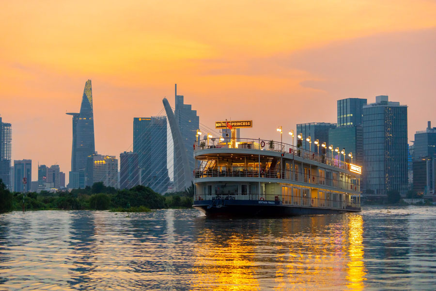 Croisière est un moyen de transport pour aller au Delta du Mékong