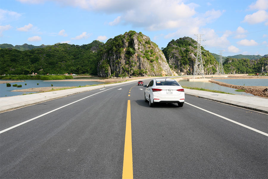 L'autoroute de Hanoi à Cat Ba