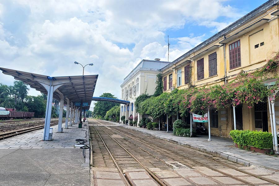 Pour aller de Hanoi à Cat Ba ,Gare de Hai Phong est la gare le plus proche à Cat Ba