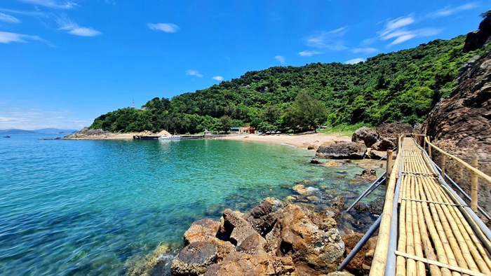 L'ambiance paisible de l'île de Hon Me