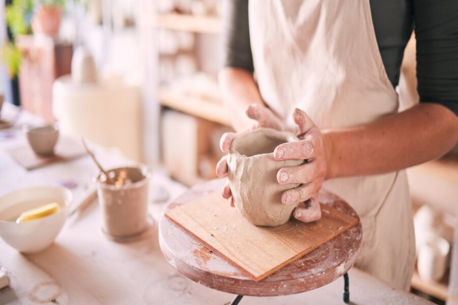 Atelier de poterie : renouer avec l’artisanat cambodgien