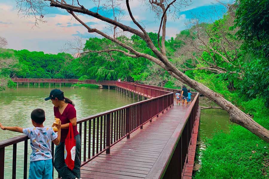 Le jardin botanique Sri Nakhon Khuean Khan convient très bien à la détente