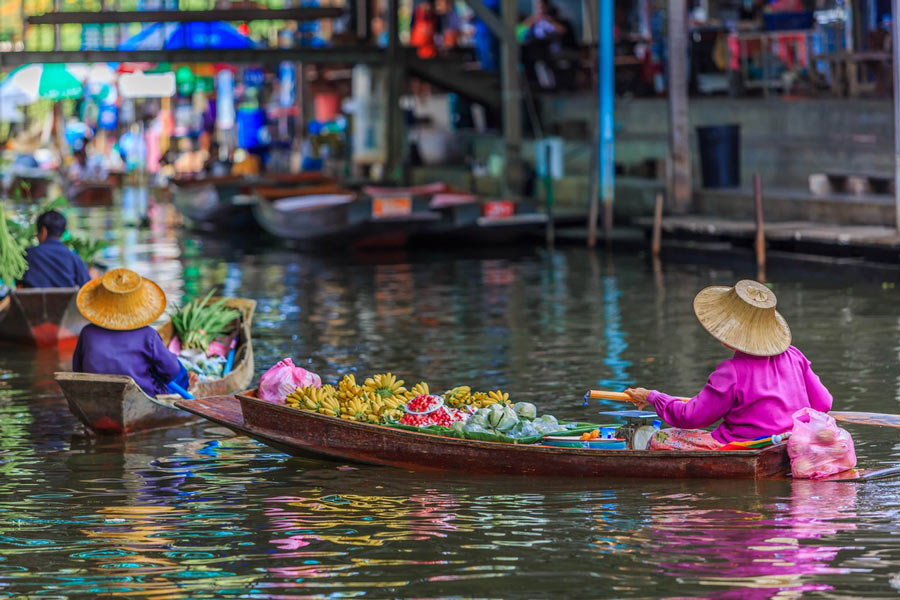 Marché flottant de bang Krachao offre une expérience authentique de la vie locale thaïlandaise