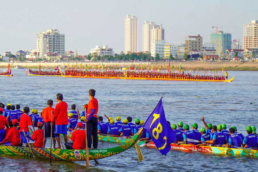 Bon Om Touk, une fête traditionnelle khmère célébrant l’inversion du fleuve Tonlé Sap et l’abondance des récoltes