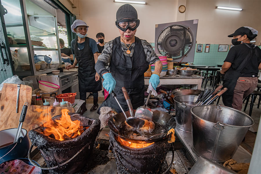 Restaurants locaux sont également un choix idéal si vous vous intéressé(e) à un bas budget de voyage en Thailande