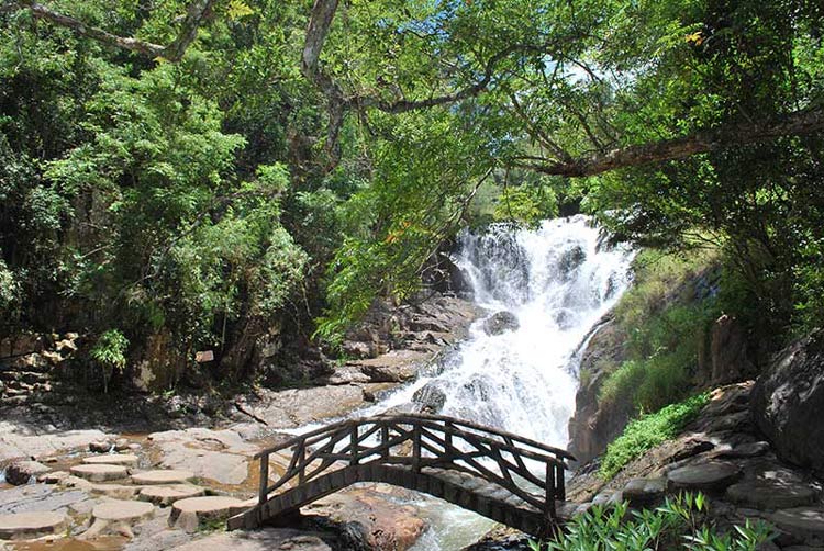 La cascade de Datanla à la ville de Da Lat de la province de Lam Dong