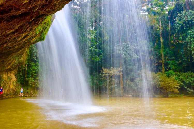 La beauté de la cascade Prenn 