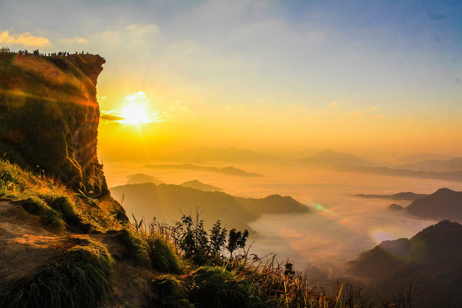 Magnifique vue au sommet de Phu Chi Fa