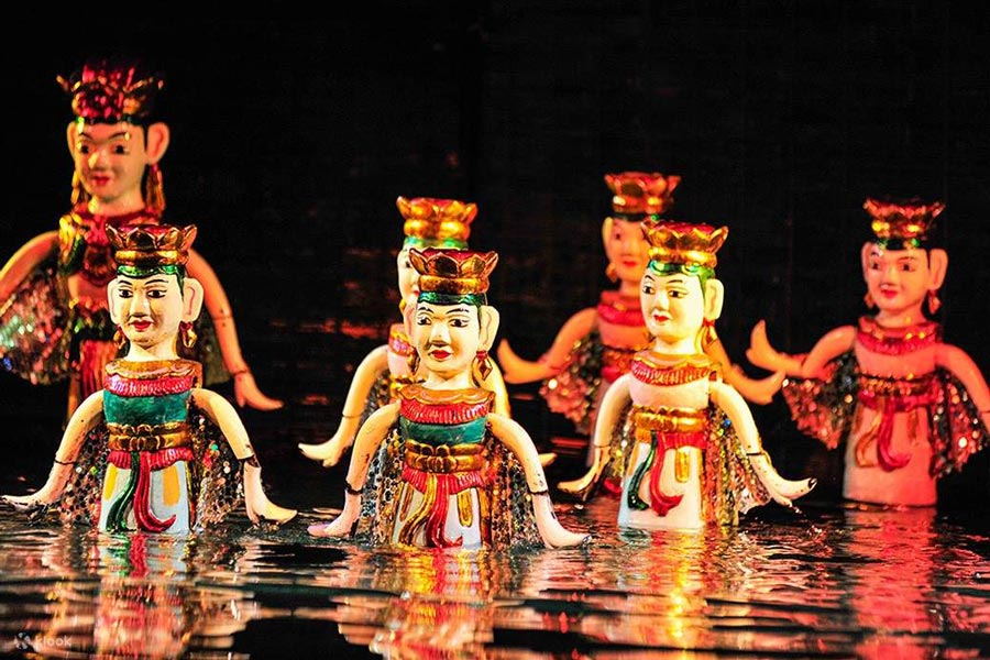 Spectacle des marionnettes sur l’eau est l'une des meilleures choses à faire la nuit à Hanoï