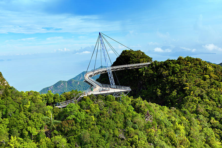 Passerelle en forme de croissant de Langkawi Sky Bridge