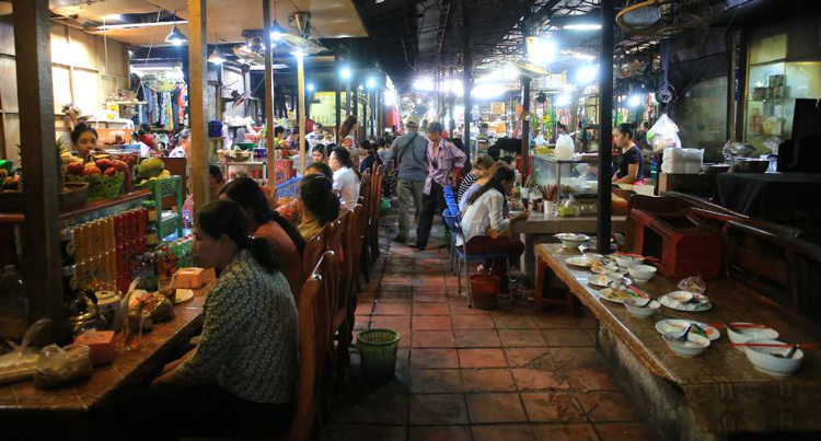 Marché alimentaire à Phnom Penh