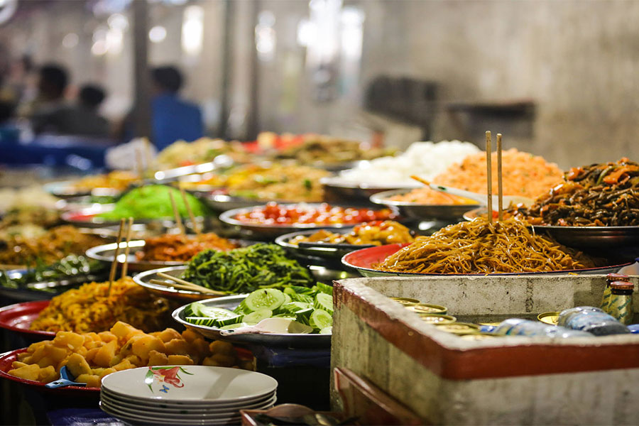 La cuisine de rue à Luang Prabang est également l'un des raisons de visier Luang Prabang